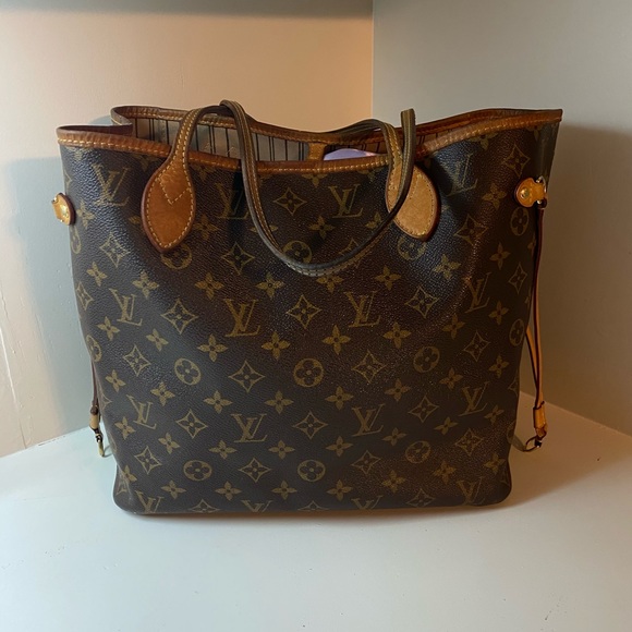 Louis Vuitton Neverfull MM - Picture 3 of 12